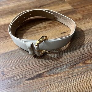 Vintage Liz Claiborne leather belt, gold hardware size M, cream, preowned